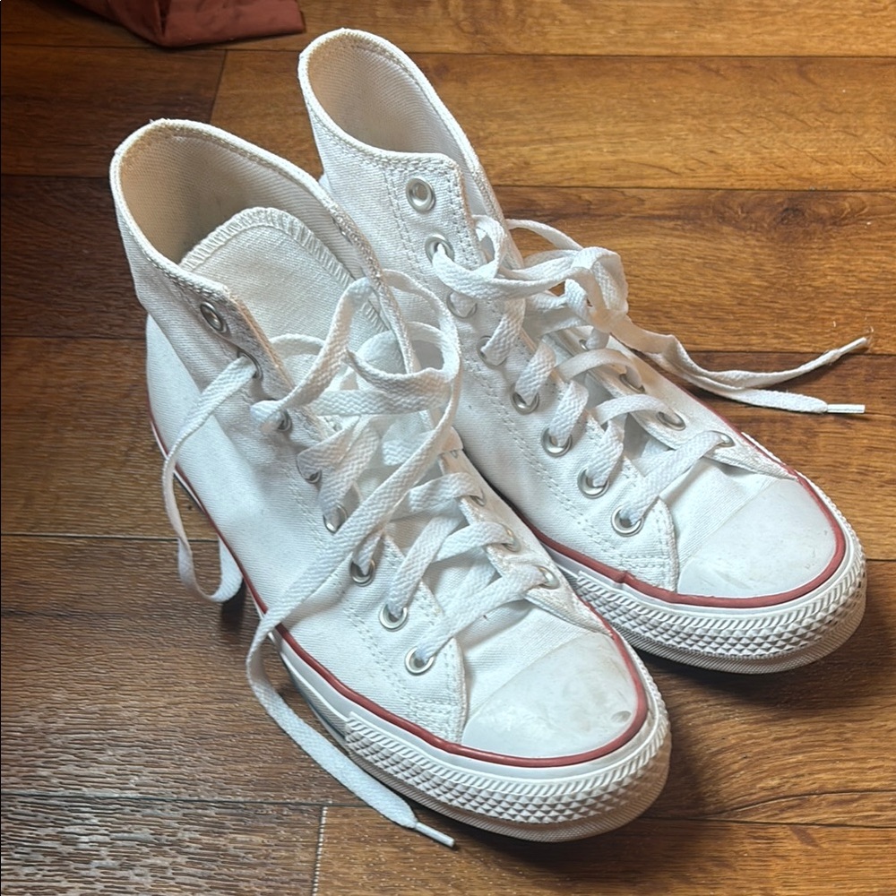 Classic Converses White High-Top all start Chuck Taylor’s